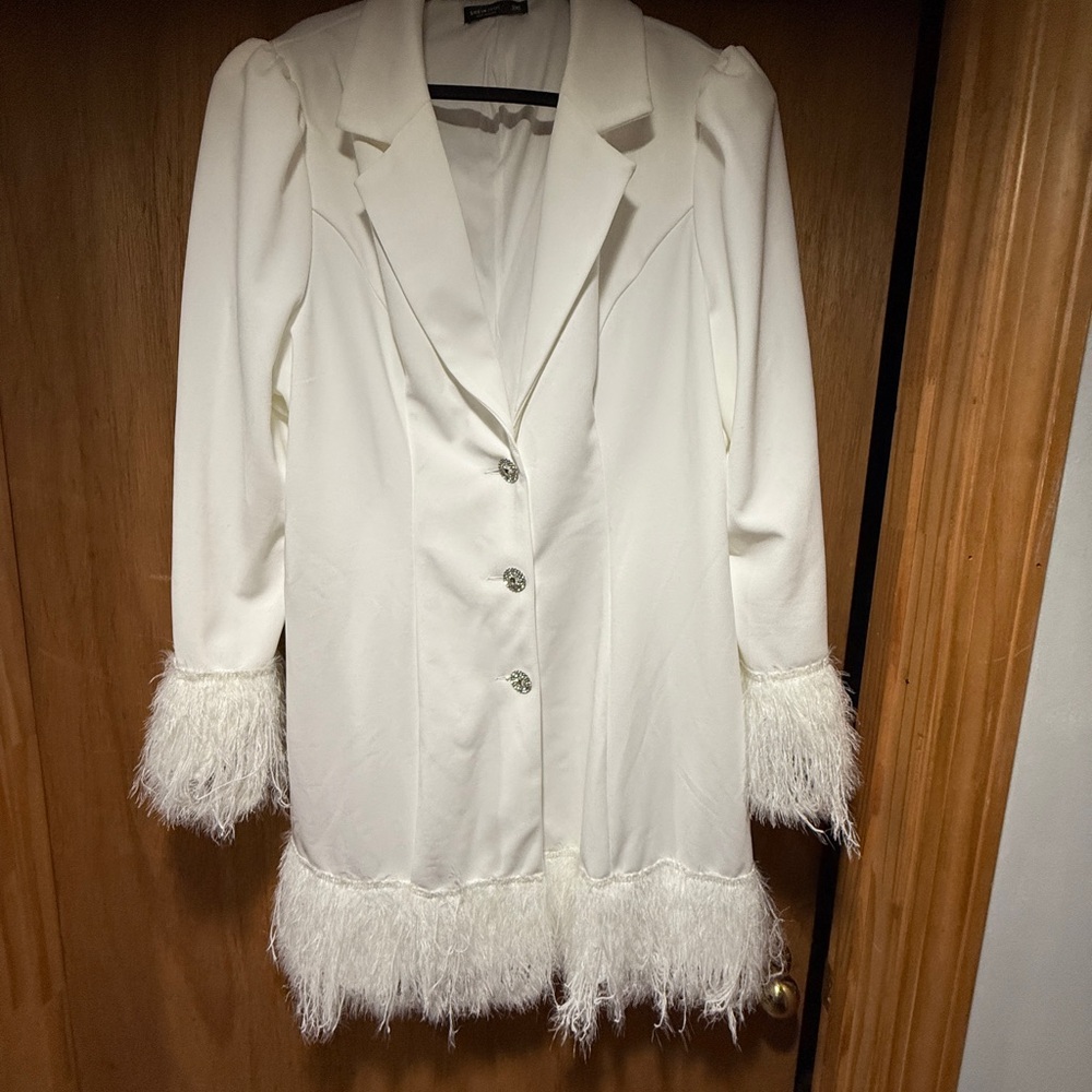 SHEIN Elegant White Feather-Trim Blazer